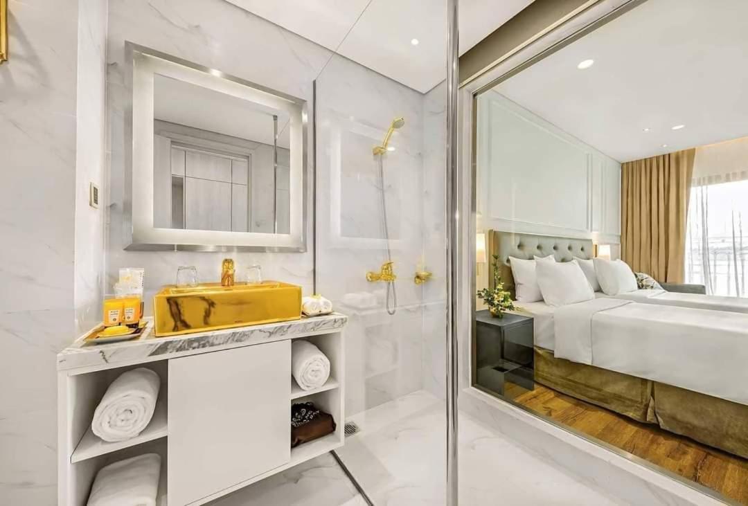 Khách sạn Golden With Sea View 5*