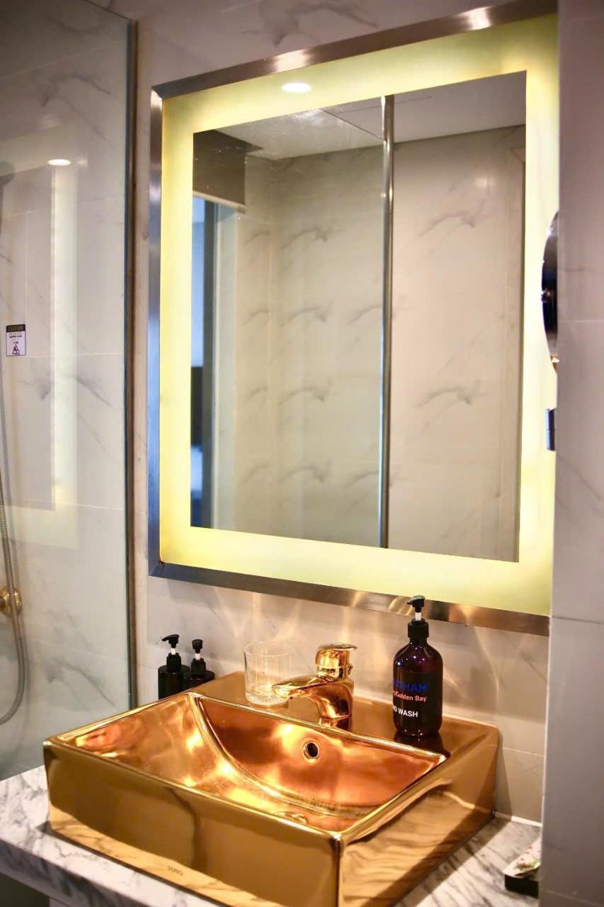 Khách sạn Golden With Sea View 5*